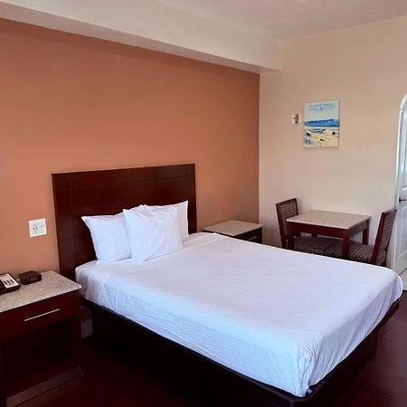 Travelodge By Wyndham Harbor City Los Angeles Extérieur photo