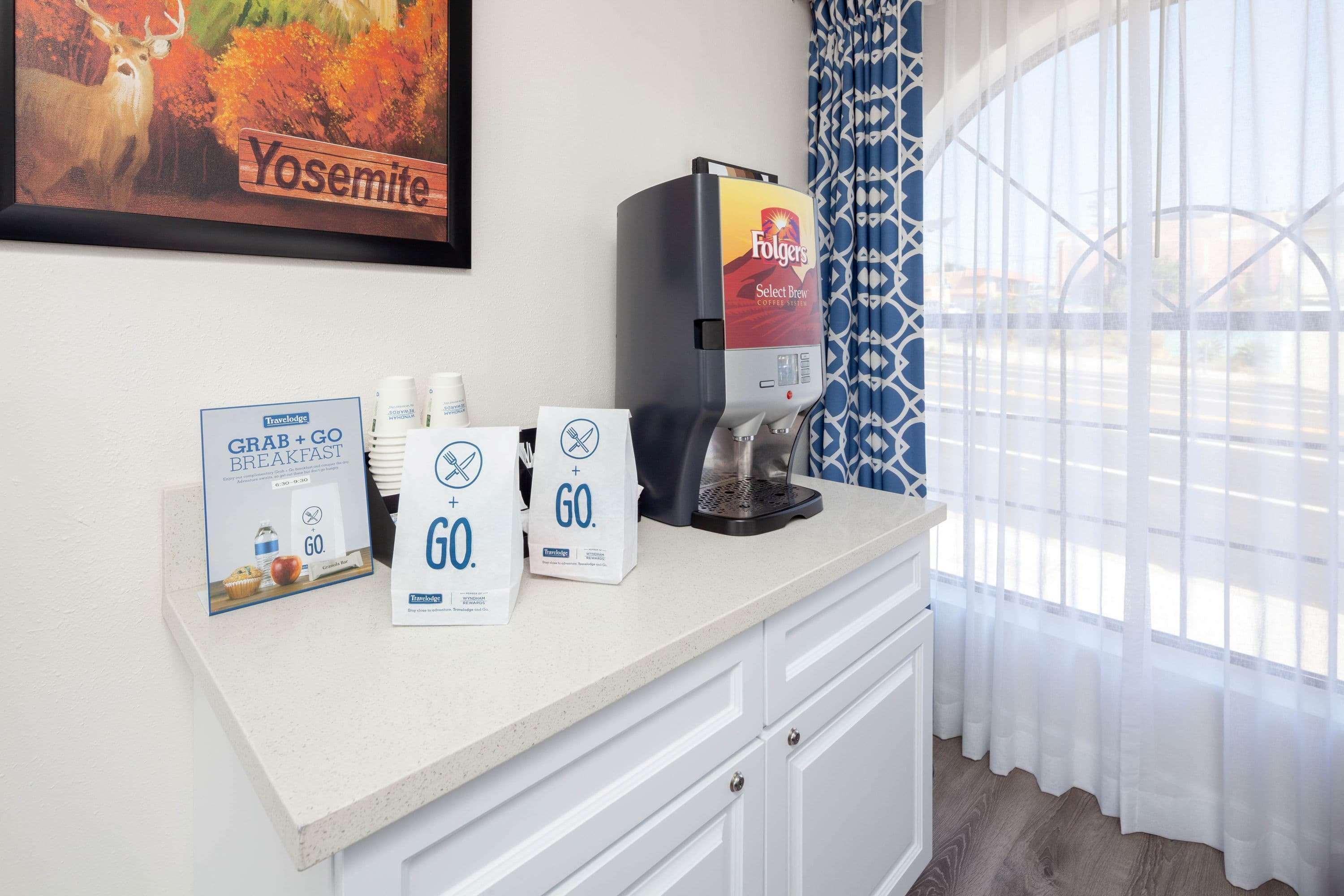 Travelodge By Wyndham Harbor City Los Angeles Extérieur photo