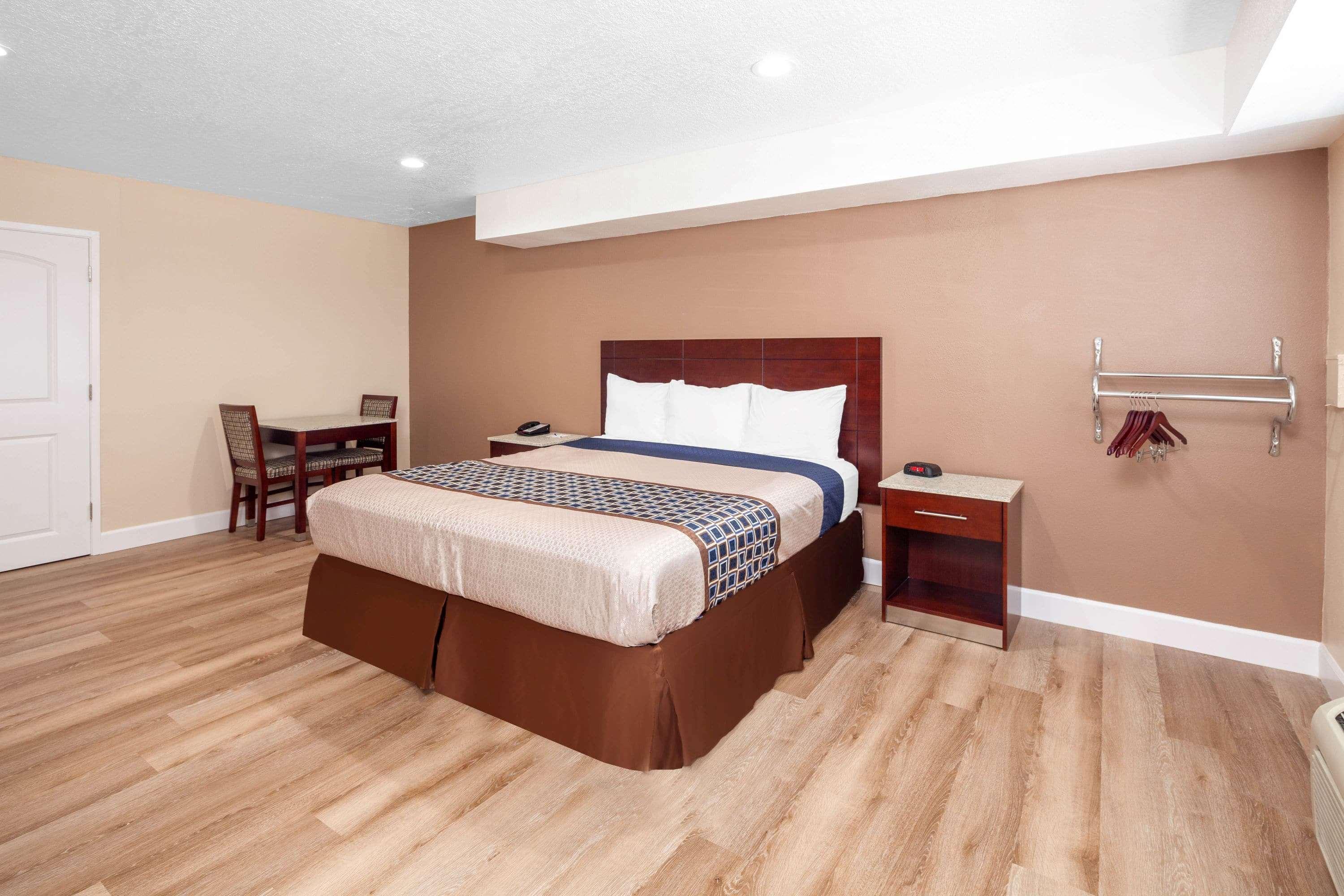 Travelodge By Wyndham Harbor City Los Angeles Extérieur photo