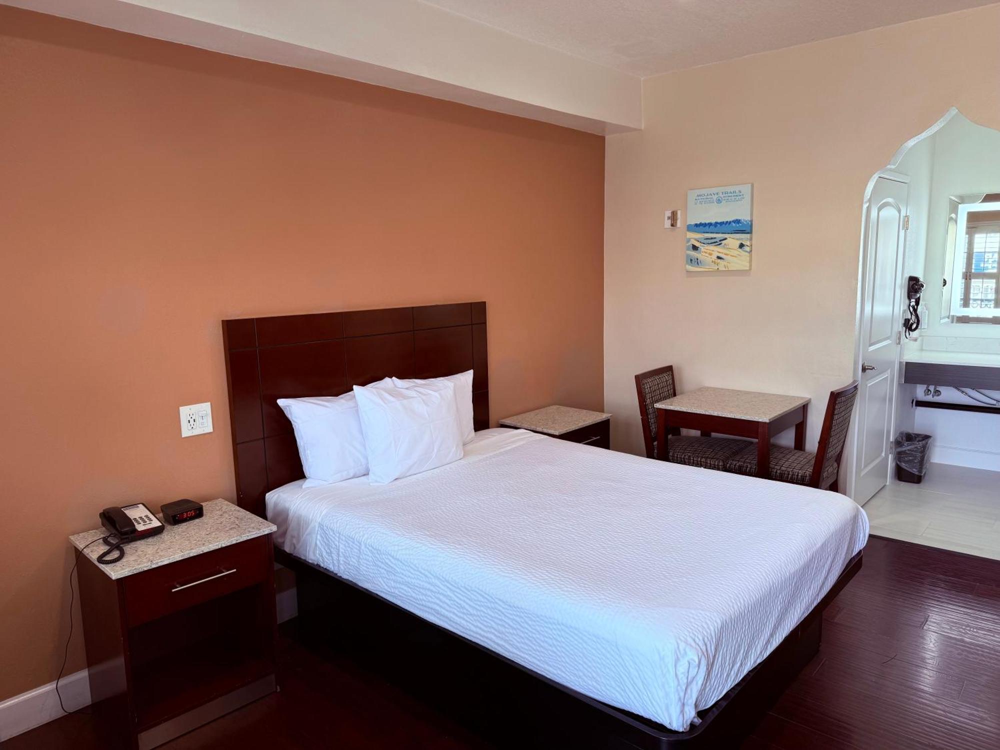 Travelodge By Wyndham Harbor City Los Angeles Extérieur photo